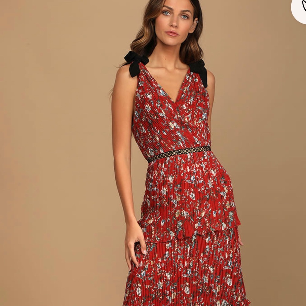 Such sophistication rust red floral pleated lulus dress size XS